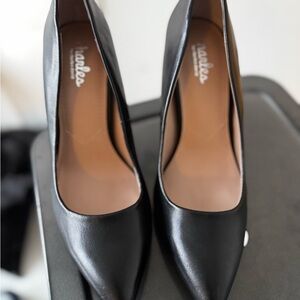 Charles David Elegant Black Leather Heels